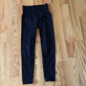 fabletics-black leggings size S w holey ankles